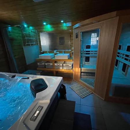 בקתה Avec Spa, Sauna Et Piscine